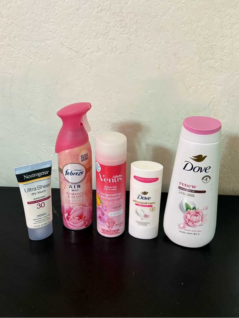 Dove Renew Pink Body Wash - Nourishing Floral Scent